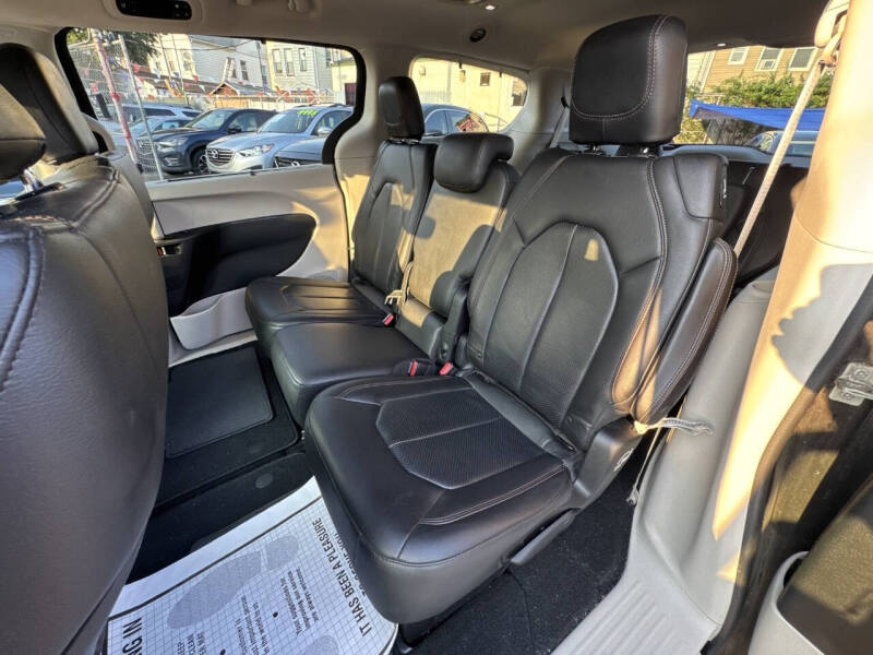2018 Chrysler Pacifica Touring L