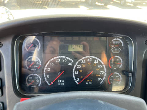 2012 Freightliner M2 106