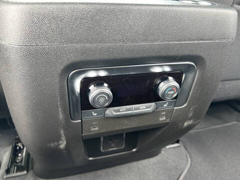 2025 GMC Yukon XL Elevation