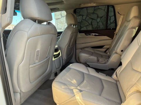 2015 Cadillac Escalade Luxury