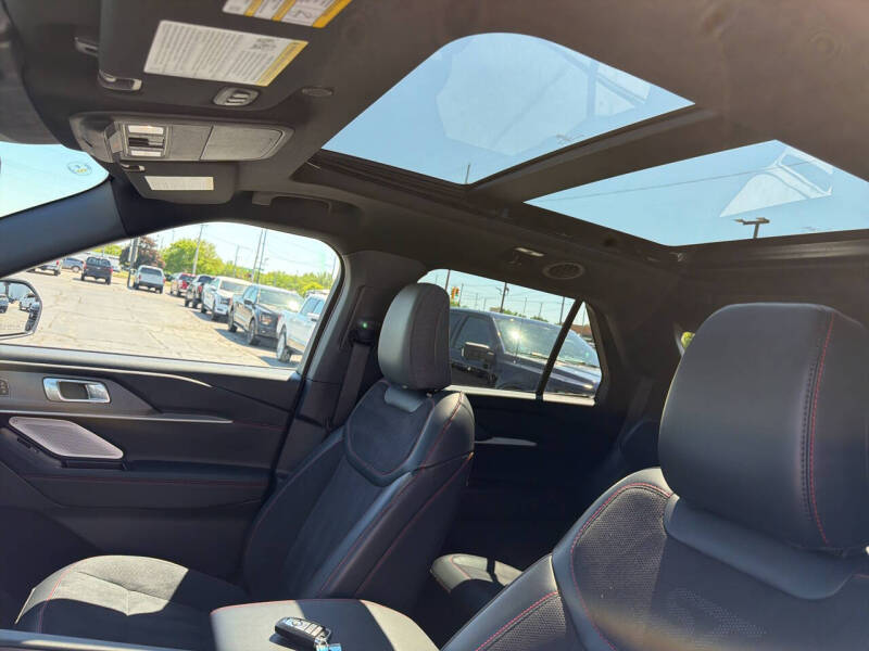 2025 Ford Explorer ST