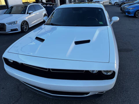2021 Dodge Challenger SXT