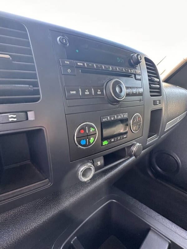 2009 Chevrolet Silverado 2500HD 1LT photo 41