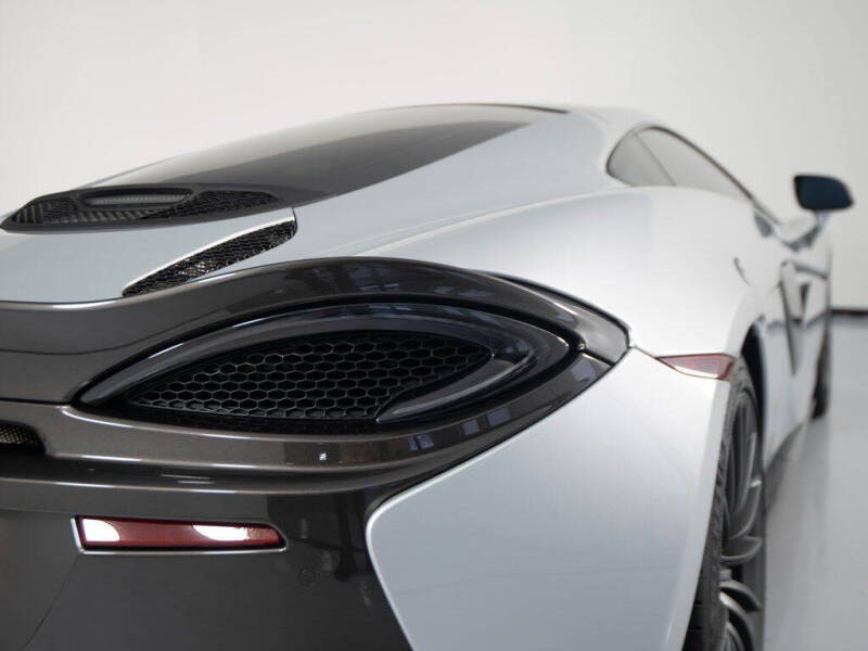 2017 McLaren 570GT