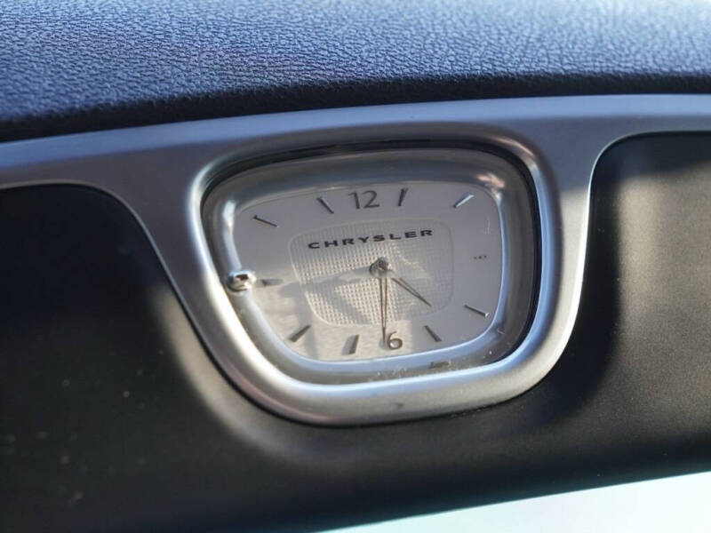 2023 Chrysler 300 Touring