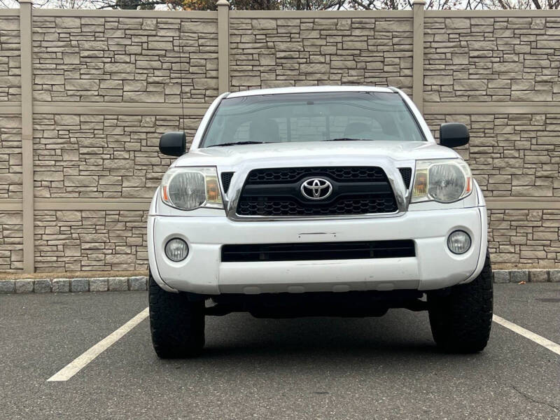 2011 Toyota Tacoma Base photo 2