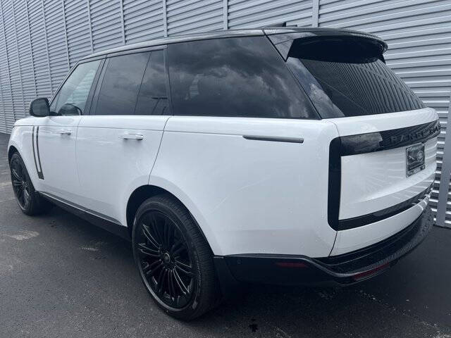 2025 Land Rover Range Rover P530 SE