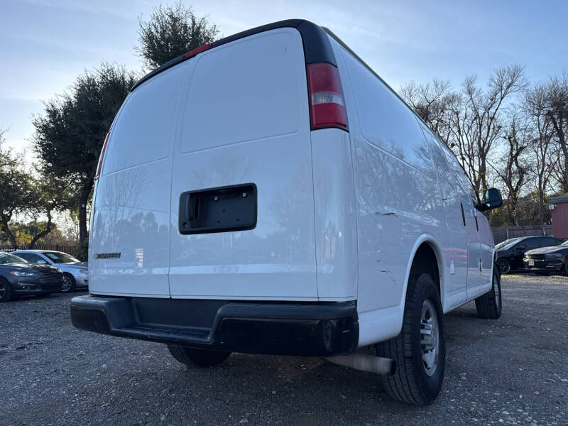 2017 Chevrolet Express 2500