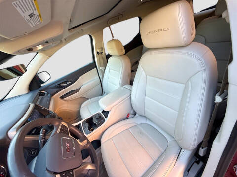 2022 GMC Acadia Denali