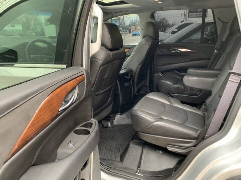 2016 Cadillac Escalade Luxury Collection