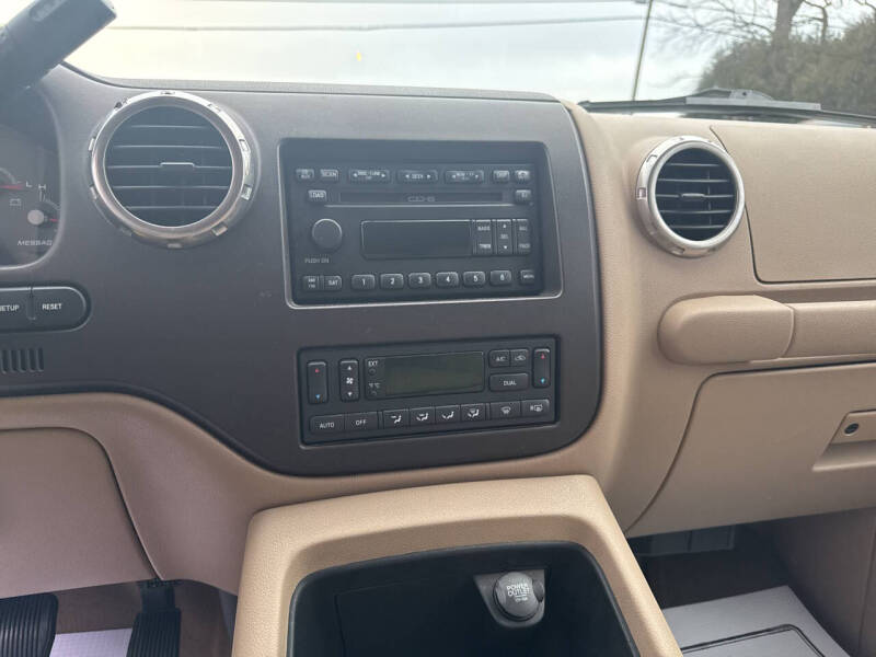 2004 Ford Expedition Eddie Bauer