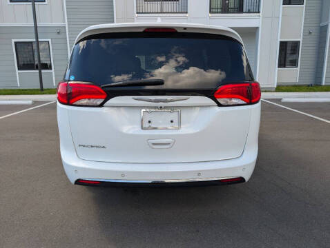 2017 Chrysler Pacifica Touring-L