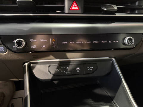 2025 Kia Carnival LXS