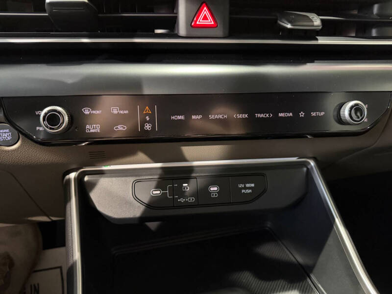 2025 Kia Carnival LXS