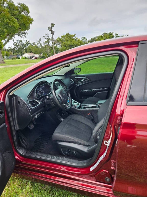 2017 Chrysler 200 Touring