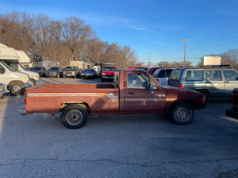 1985 Toyota Pickup null photo 2