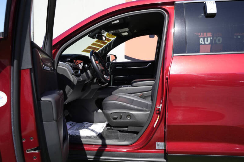 2024 GMC Acadia Elevation