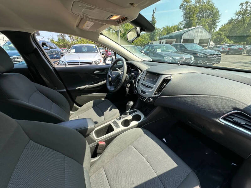 2018 Chevrolet Cruze LS Auto