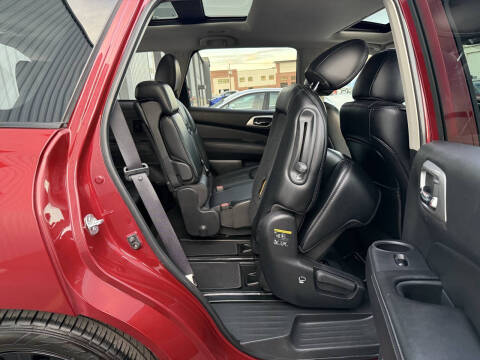 2017 Nissan Pathfinder Platinum