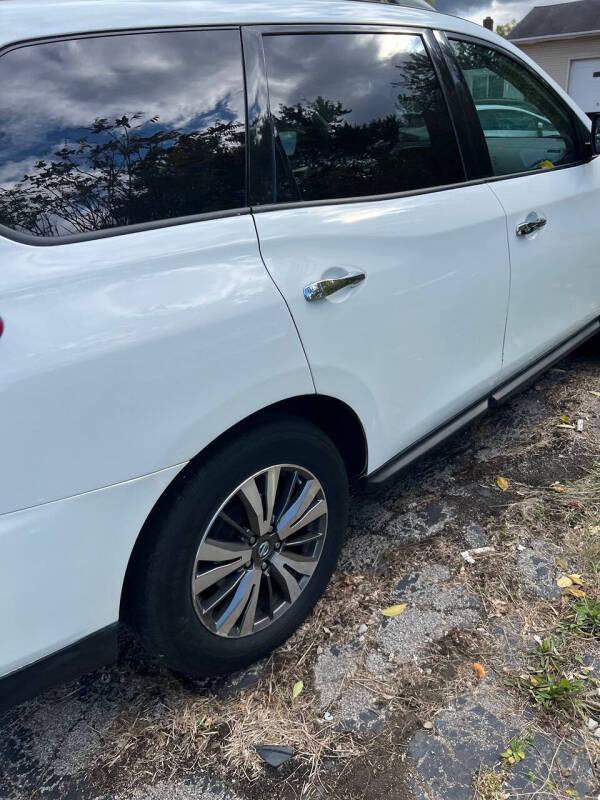 2017 Nissan Pathfinder SL