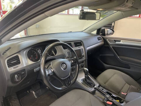 2016 Volkswagen Golf
