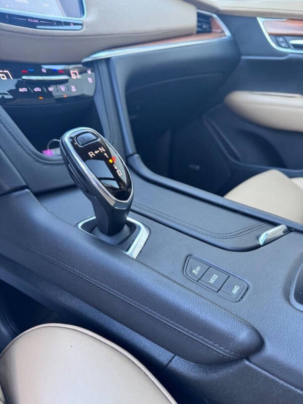 2017 Cadillac XT5 Platinum