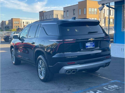 2025 Chevrolet Traverse LT