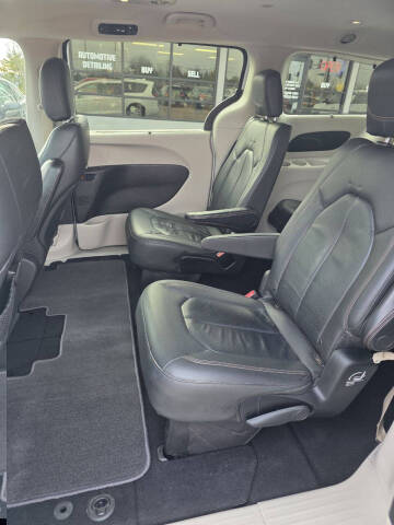 2020 Chrysler Pacifica Touring L