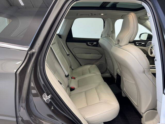 2022 Volvo XC60 Recharge T8 Inscription