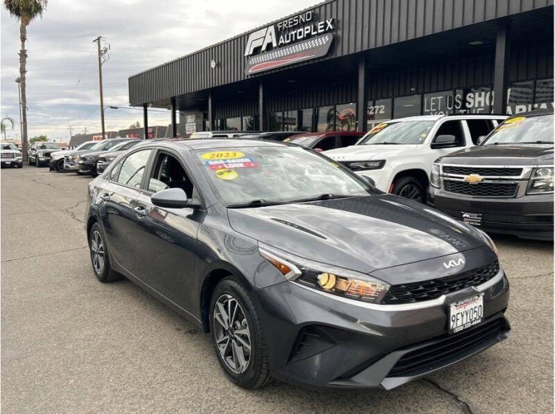 2023 Kia Forte LXS's photo