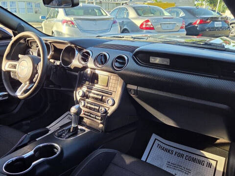 2015 Ford Mustang V6
