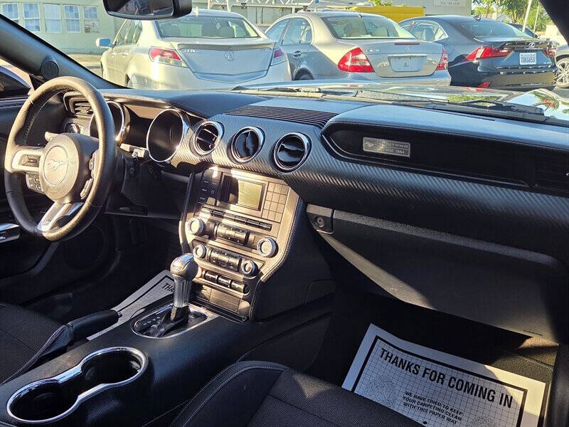 2015 Ford Mustang V6
