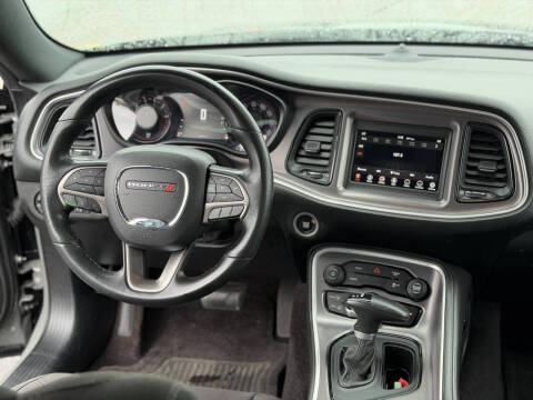 2019 Dodge Challenger SXT