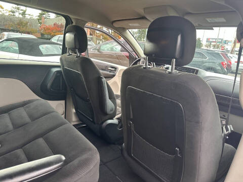 2015 Dodge Grand Caravan American Value Package