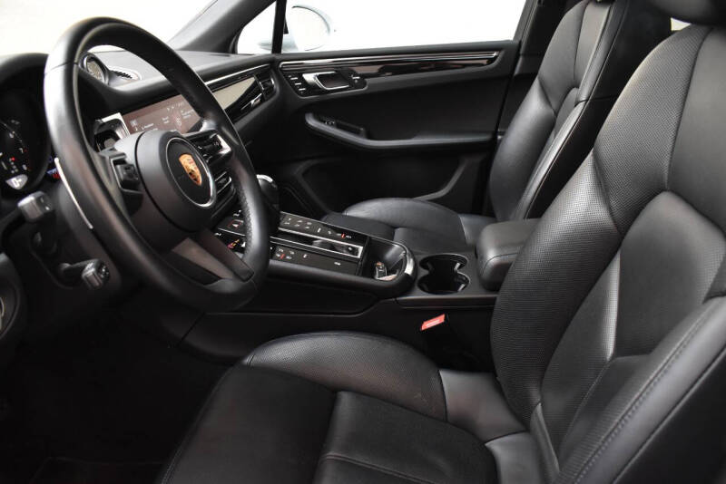 2022 Porsche Macan