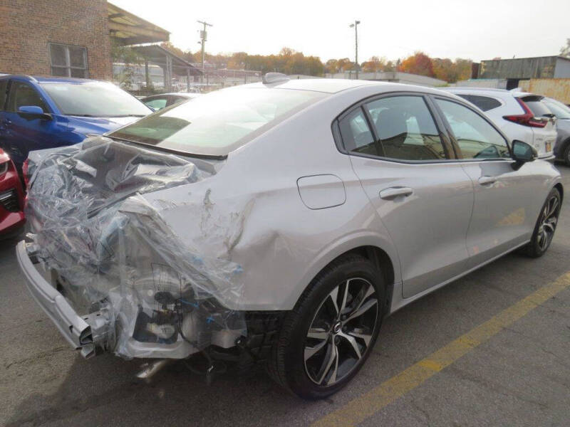 2024 Volvo S60 B5 Plus Dark Theme