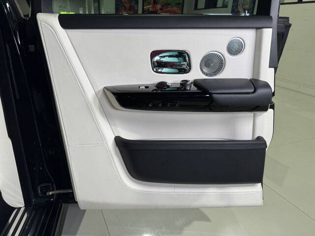 2022 Rolls-Royce Phantom