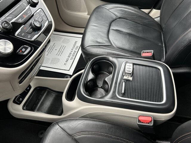 2017 Chrysler Pacifica Touring-L Plus