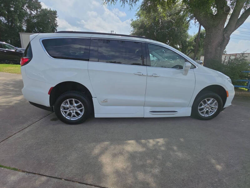2022 Chrysler Pacifica Touring L