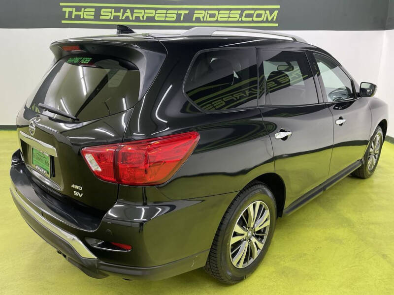 2020 Nissan Pathfinder SV