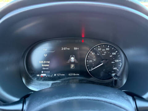 2022 Nissan Kicks SR