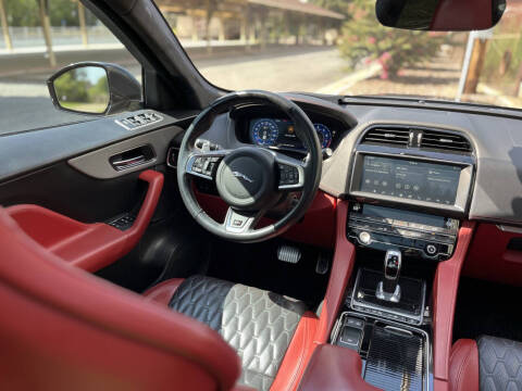 2020 Jaguar F-PACE SVR
