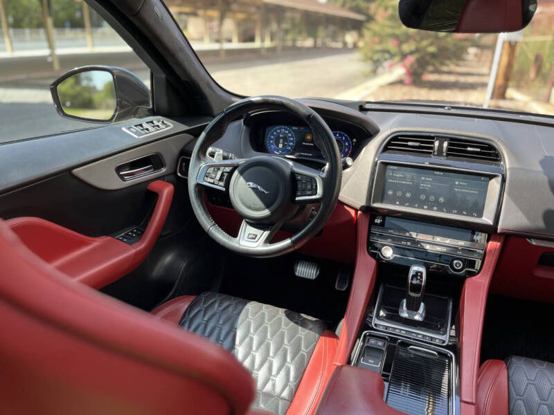 2020 Jaguar F-PACE SVR