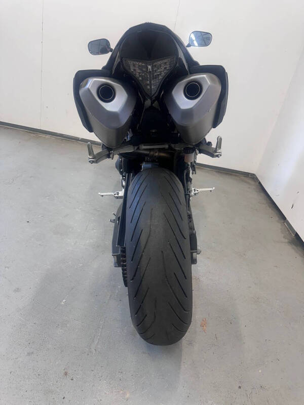 2011 Yamaha YZF-R1