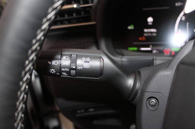 2025 Lexus LX 700h F SPORT Handling