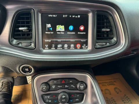 2016 Dodge Challenger 392 HEMI Scat Pack Shaker