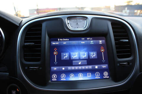 2017 Chrysler 300 Limited