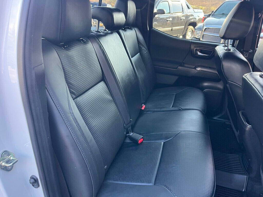 2018 Toyota Tacoma 29