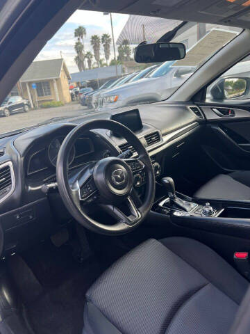 2017 Mazda MAZDA3 Sport