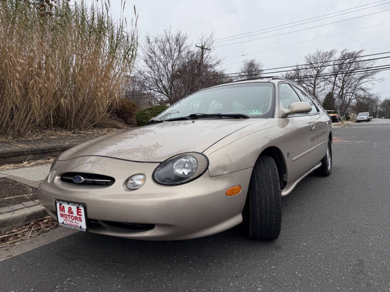 1999 Ford Taurus SE's photo